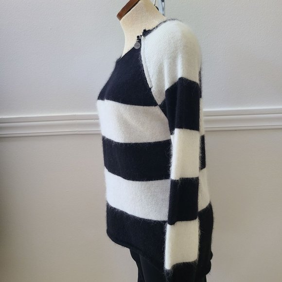 SALE 💥Guess Sweater Black White Striped Women’s Knit Top High Low Zipper,Size L - Picture 9 of 12